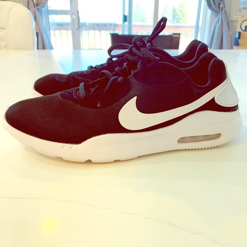 Nike Black & White Runners size 12